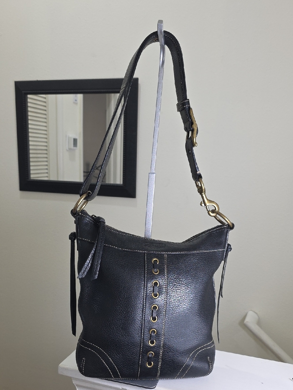 Coach 10399 Vintage Chelsea Laced Leather Shoulder/Crossbody Bag Brass HDWR 2006